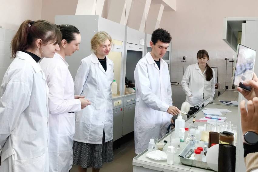 BelSU Institute of Pharmacy, Chemistry and Biology holds educational master classes BelSU Institute of Pharmacy, Chemistry and Biology holds educational master classes